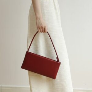 Vintage Crossbody Shoulder Bag For Women Sleek And Perfect For Carrying Under The Arm Like A Baguette